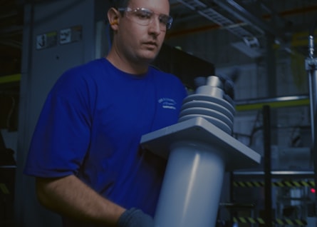 Worker with fuse